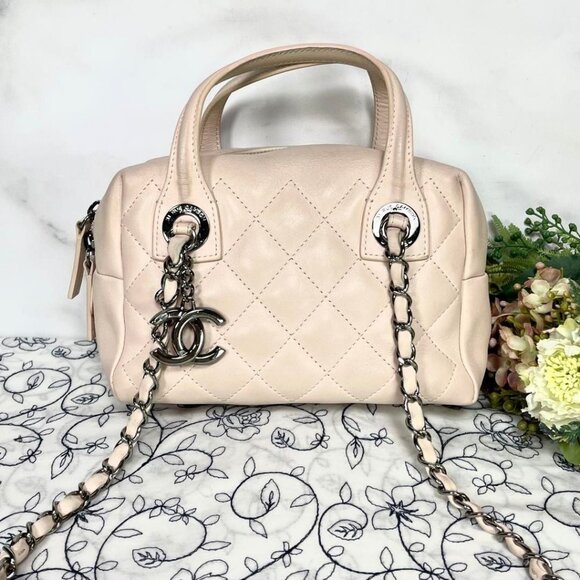 CHANEL Calfskin Quilted Feather Weight Bowling Bag Ivory Light Beige Purse - Picture 3 of 13